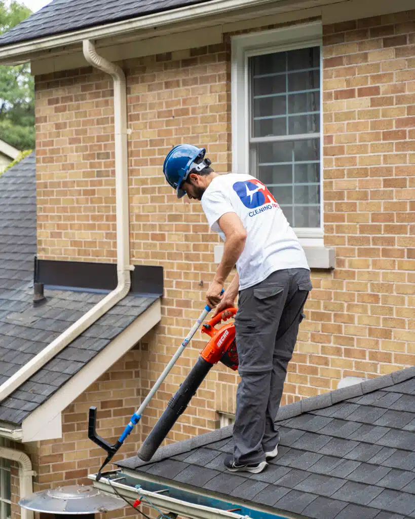 cleaning gutters in kitchener ontario